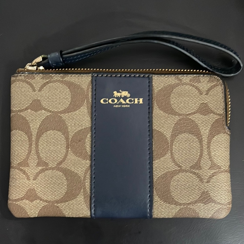 NWOT - Coach Wristlet